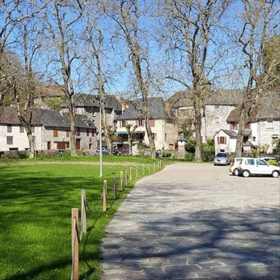 Auberge Henri IV Segur-le-Chateau Екстер'єр фото
