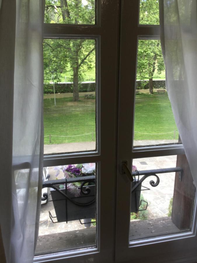 Auberge Henri IV Segur-le-Chateau Екстер'єр фото